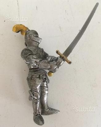Cavaliere con armatura e spada Schleich