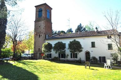 Villa di 1073 m² con più di 5 locali e box auto a 