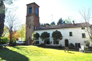 Villa di 1073 m² con più di 5 locali e box auto a 