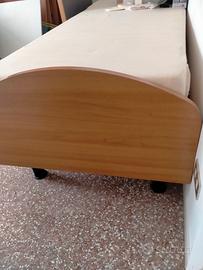 Letto singolo con struttura in ciliegio