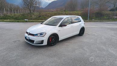 VOLKSVAGEN GOLF 7 1.6 110 CV ANNO 2015 

