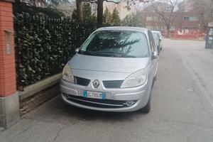 Grand Scenic II Benzina