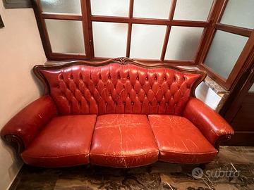 Divano vintage in pelle bordeaux