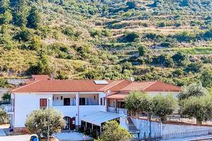 RESIDENCE tra Agnone Cilento - Acciaroli mare1km