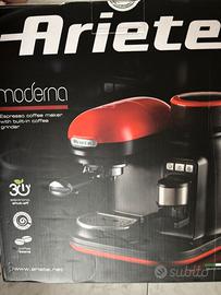 Macchina del caffè espresso Ariete moderna
