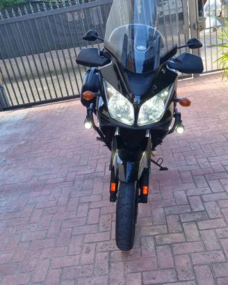 Suzuki v strom 650