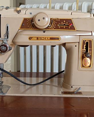 macchina da cucire Singer modello 401