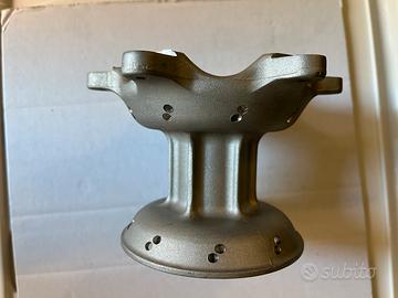 Yamaha TT600e - mozzo ruota ant e post nuovi