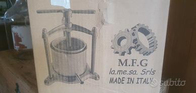 torchio acciaio inox 5 litri per uva  nuovo