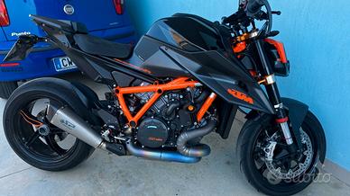 ktm 1290 super duke r