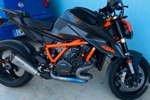 ktm 1290 super duke r