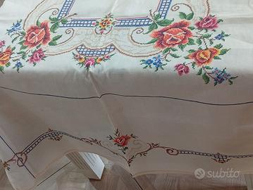 tovaglia da 12 di lino e punto a croce 260x165