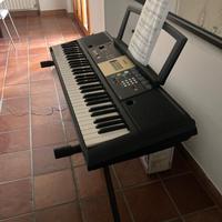 Tastiera digitale Yamaha con 61 tasti+supporto