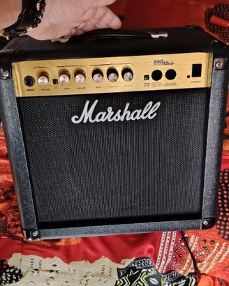 Marshall MG15CD.