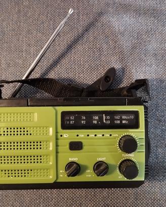 Radio multiuso o emergenza 