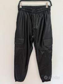Pantaloni neri in Ecopelle di Zara da donna Tg. S