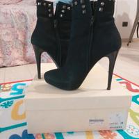 stivaletto con tacco a spillo