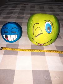 Set 2 palline emoij peluche faccine sorridenti
