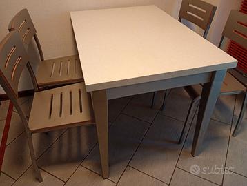 Tavolo da cucina allungabile con 4 sedie