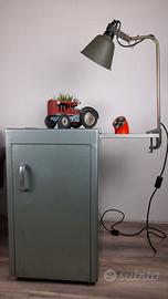 Mobiletto in metallo