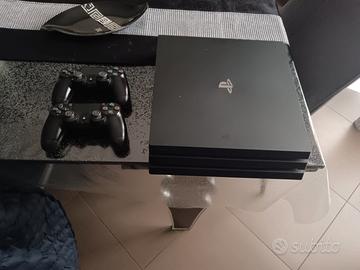 PlayStation 4 pro con 2 Controller 