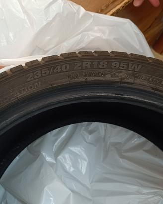 pneumatici 18 235/40