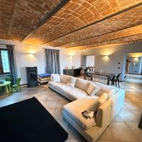 Villa con piscina e campo da tennis