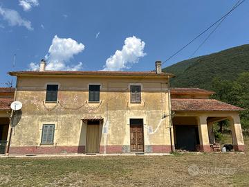 Porzione di Casolare immerso nel verde