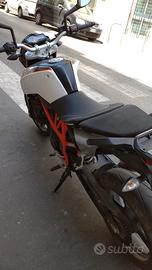 KTM 690 Duke - 2012