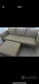 Divano 3/4 posti in ecopelle + pouf