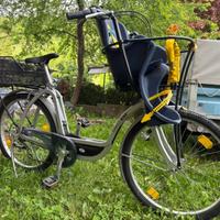 bicicletta family bike con seggiolino frontale