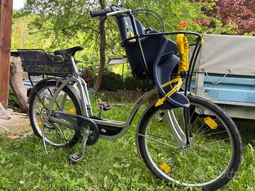 bicicletta family bike con seggiolino frontale