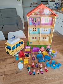 Casetta peppa pig + personaggi + auto