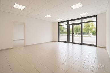 Locale commerciale a Prata (NL 369)