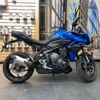 Triumph Tiger 800 caspian blue