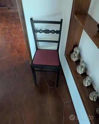Coppia di sedie in legno restaurate imbottite