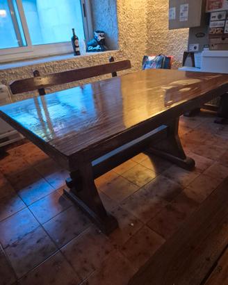 Tavoli e panche da taverna