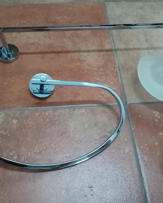 specchio con plafoniera e arredo bagno marca ind