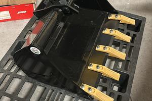 Benna x escavatore attacco cangini ar 15