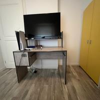 Scrivania,sedia
