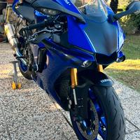 Yamaha R1 2018