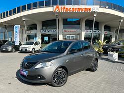 Lancia Ypsilon 1.0 firefly hybrid Silver