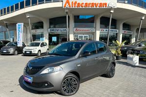 Lancia Ypsilon 1.0 firefly hybrid Silver