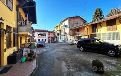 BILOCALE con CABINA ARMADIO e BALCONE