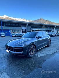 Porsche cayenne turbo s hibrid