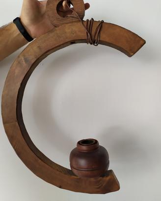 Lampadario intagliato in legno