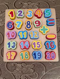 Puzzle dei numeri in legno