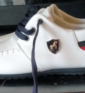Scarpe nuove da passeggio