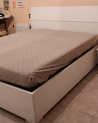 Letto contenitore e materasso matrimoniale