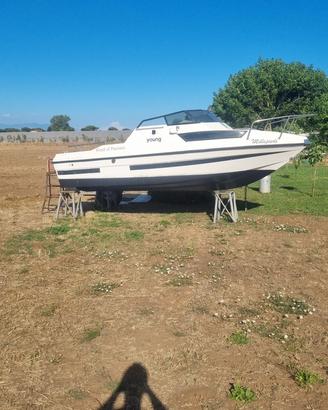 Barca semi cabinata da pesca